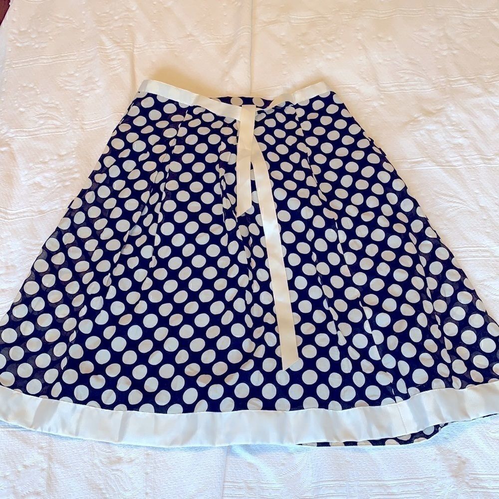 Euc Zara Basic cotton silk lined polka dot skirt size small